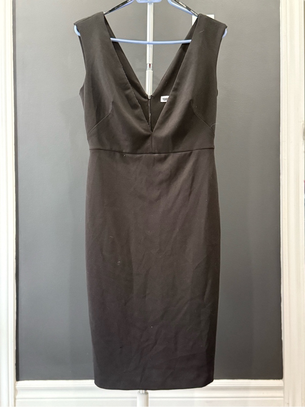 Calvin Klein Black Sleeveless V-Neck Sheath Dress Size 8